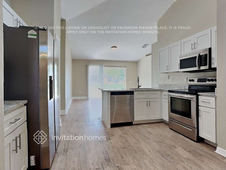 Building Photo - 3430 Golden Eagle Dr