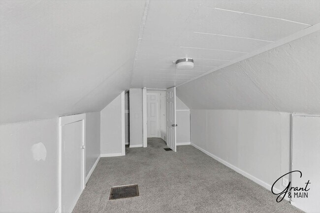 Building Photo - 14541 Kentfield St