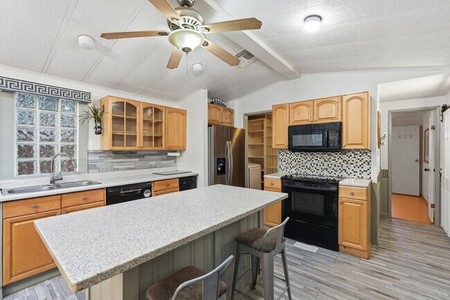 Building Photo - 2237 W Foothill St