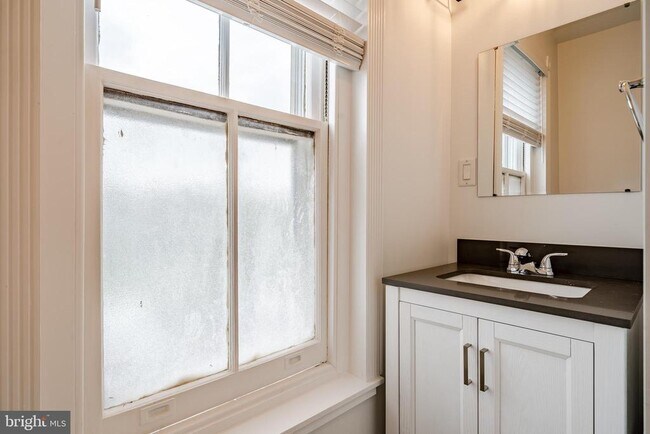 Building Photo - 310 W Biddle St