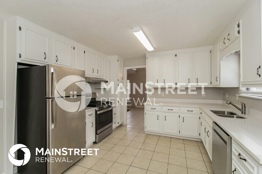Building Photo - 8606 Stone Creek Ct