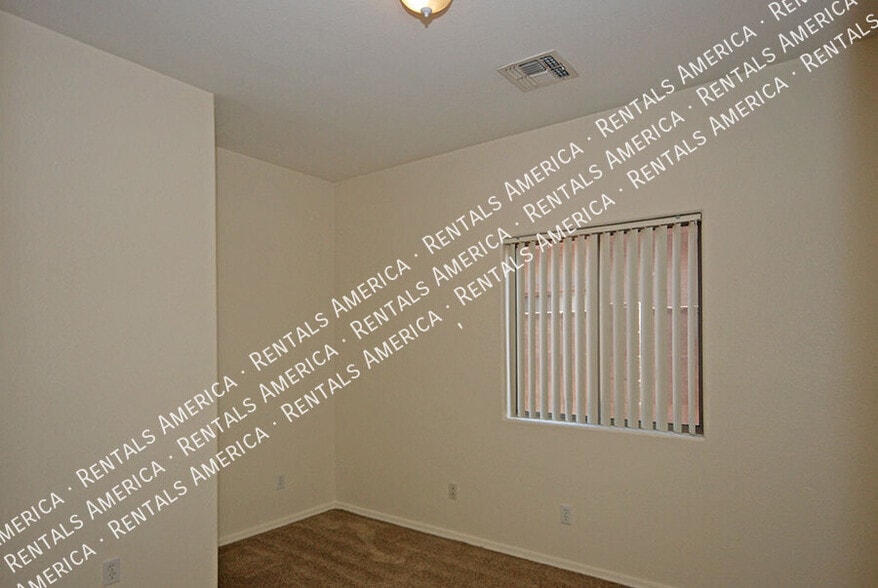 Building Photo - 4212 N 125th Ave