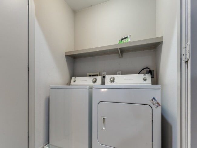 Building Photo - 5219 Kiam St