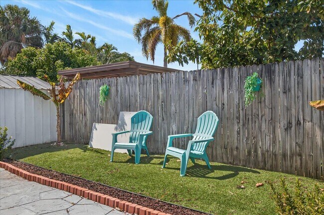 Building Photo - 110 NE 30th St