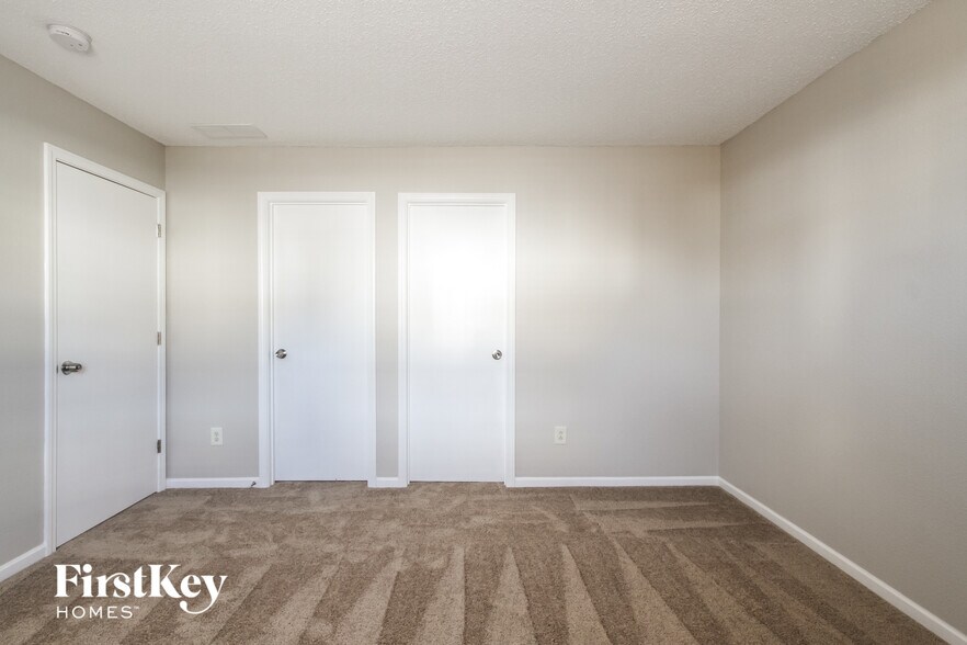 Building Photo - 9762 Trail Dr