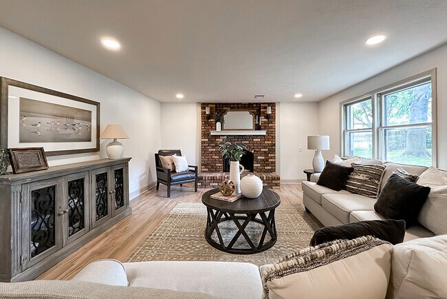 Building Photo - 922 N 122nd St