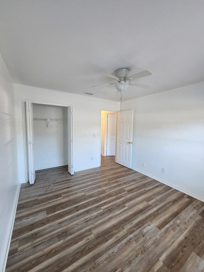 Building Photo - 411 Banana Cay Dr