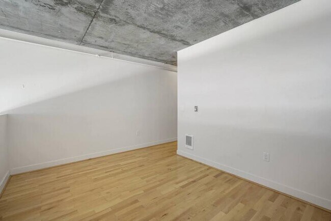 Building Photo - Modern Industrial Loft in Jack London Square