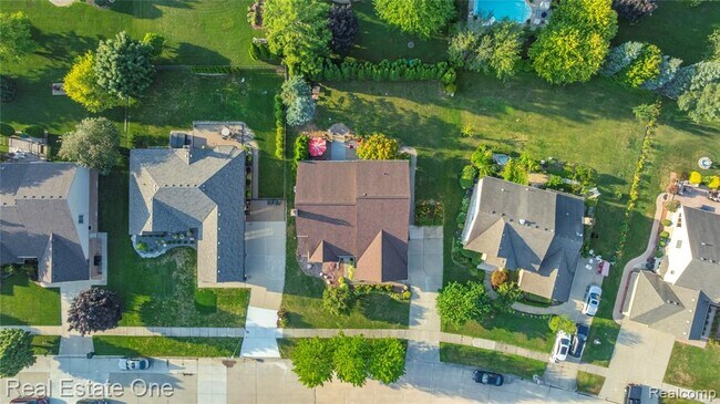 Building Photo - 13987 Glenwood Dr