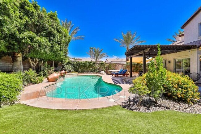 Building Photo - 79150 Ocotillo Dr