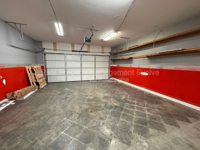 Building Photo - 1677 S Peppertree Dr