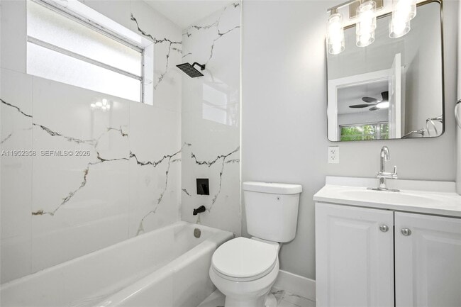 Building Photo - 2440 Hayes St