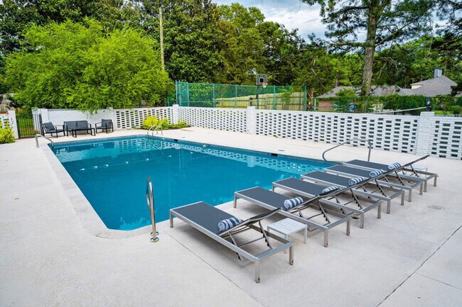 Building Photo - 441 Georgia 279-SI ID1019263P