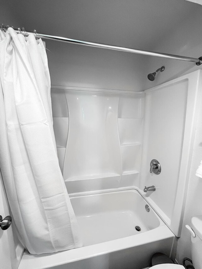 Building Photo - 2515 Burnet Ave