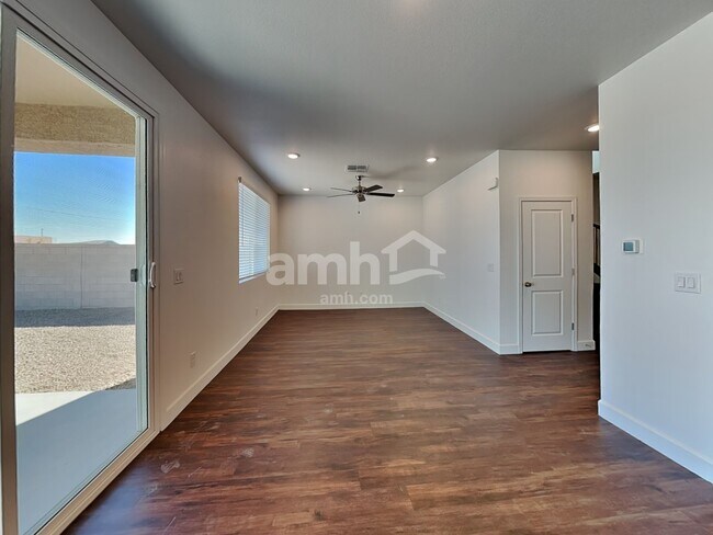 Building Photo - 8815 N 171st Dr