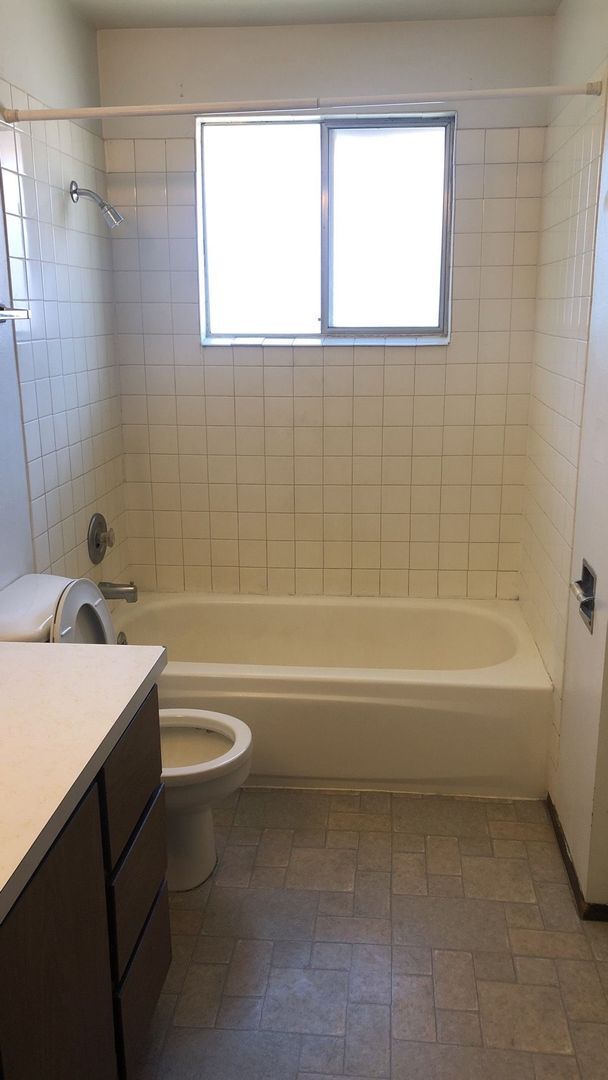 Building Photo - 2125 NW Turner Dr