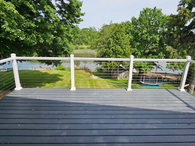 Building Photo - 4822 Hillcrest Dr