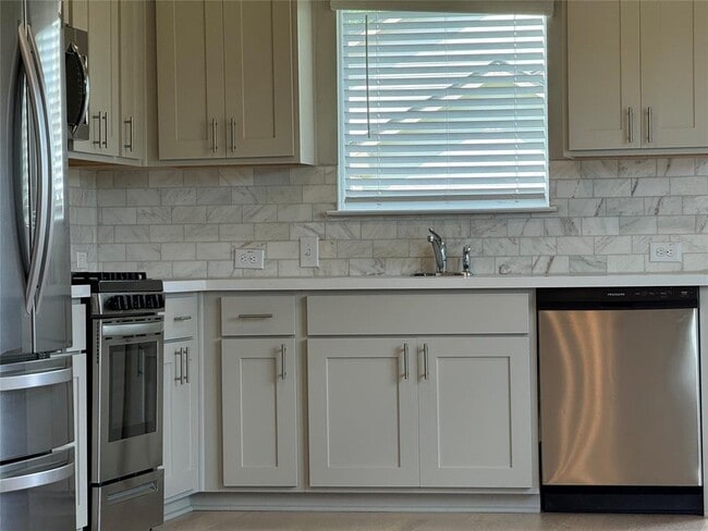 Building Photo - 17502 Bay Skipper Dr