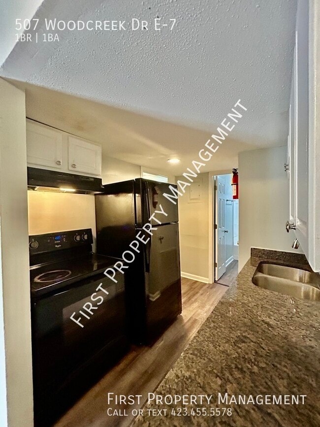 Building Photo - 507 Woodcreek Dr