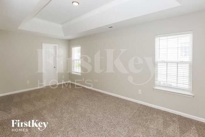 Building Photo - 8414 Oak Dr