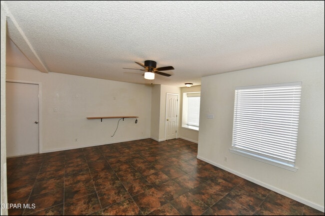 Building Photo - 12121 Tower Hill Dr