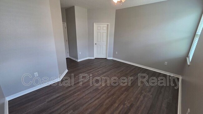 Building Photo - 30953 Water Lily Dr
