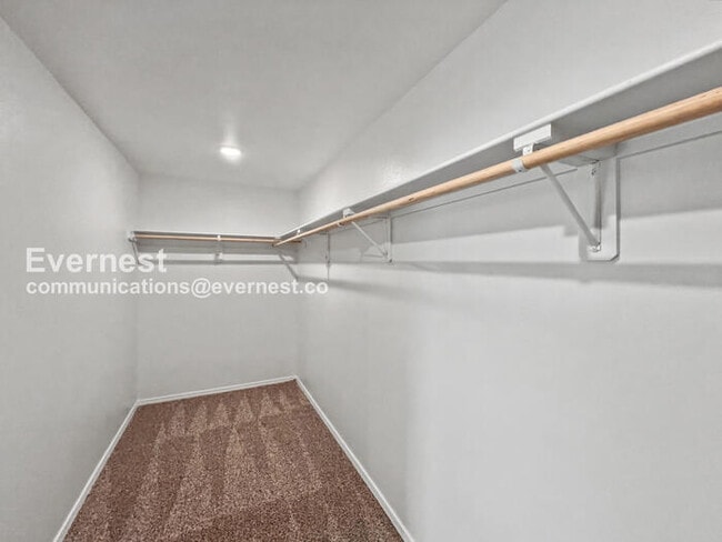 Building Photo - 106 E Sunbelt Ct