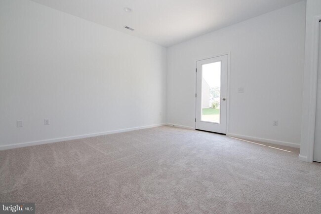 Building Photo - 1817 Shady Ln