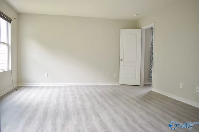 Building Photo - 208 Farmington Dr