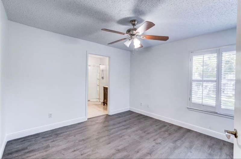 Building Photo - 2597 Grassy Point Dr