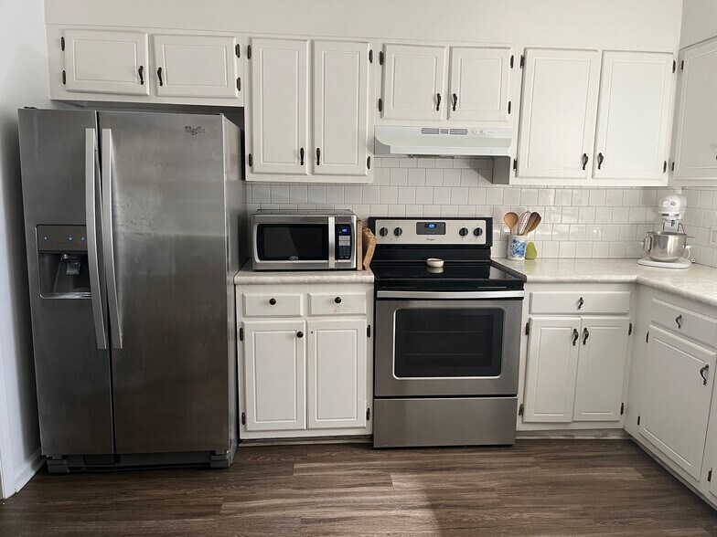 Building Photo - 2119 Strebor St