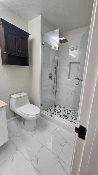 Building Photo - 12091 Alta Carmel Ct