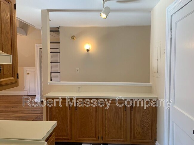 Building Photo - 1271 Cherokee Rd