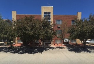 Building Photo - 306 E 18th St