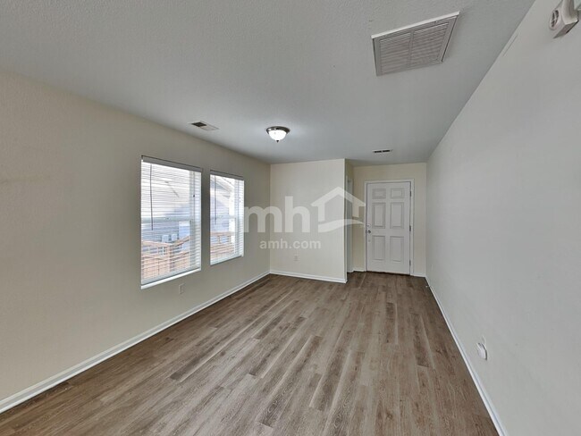 Building Photo - 2616 Coach House Loop