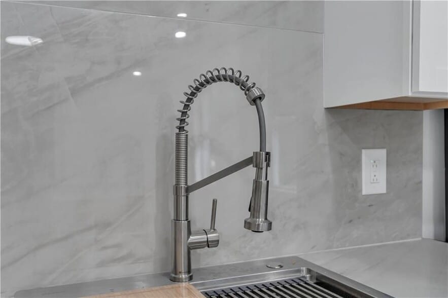 Building Photo - 458 High St