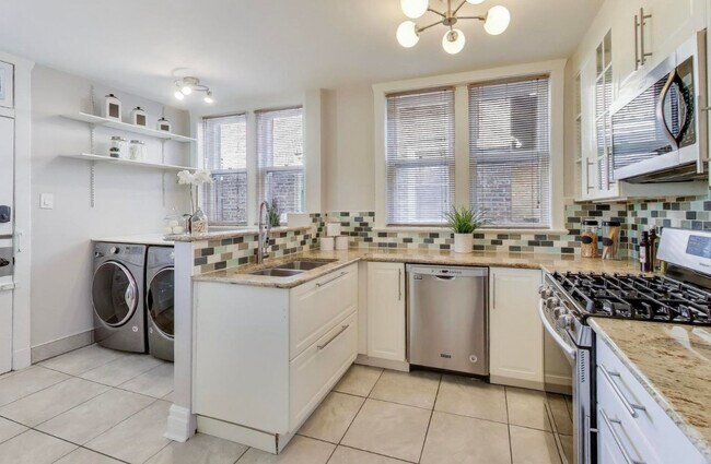 Building Photo - 1628 W Columbia Ave