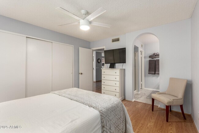 Building Photo - 9264 W Morrow Dr