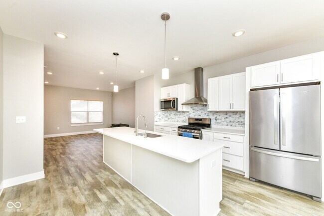 Building Photo - 2579 Filson St