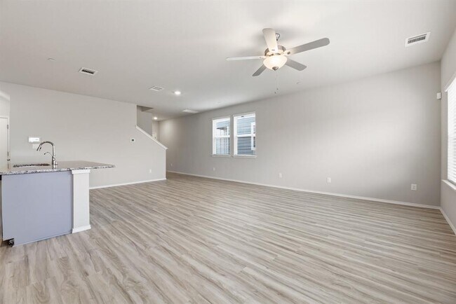 Building Photo - 12809 Village Spun Plz