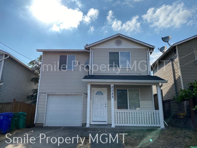 Primary Photo - 2523 SE 105th Ave