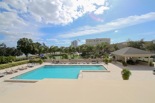Building Photo - 3301 Bayshore Blvd