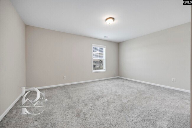 Building Photo - 5 Spinney Ct