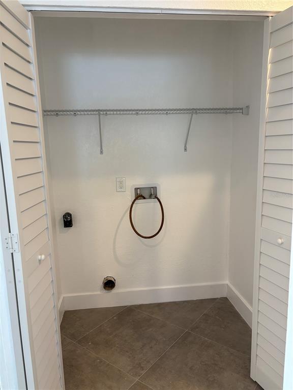 Building Photo - 5815 Erin Ln S