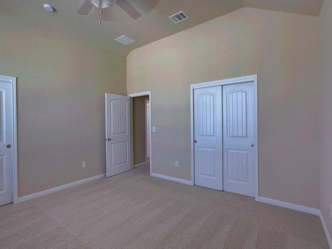 Building Photo - 421 Epiphany Ln