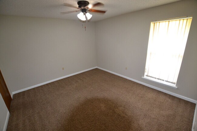 Building Photo - Zachary School District! 3 bedroom, 2 bath home in coveted Marita Terrace Subdivision