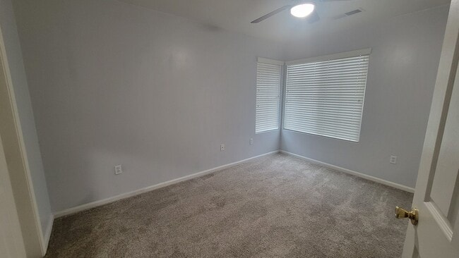 Building Photo - 10919 Golden Valley Dr