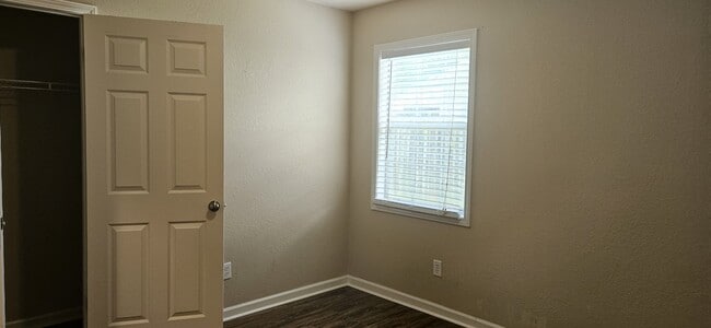 Building Photo - 127 Radford Cir