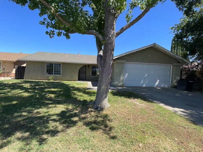 Primary Photo - 1413 Lucchesi Ln