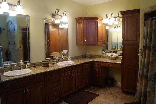 Building Photo - 6548 Tidewater Dr